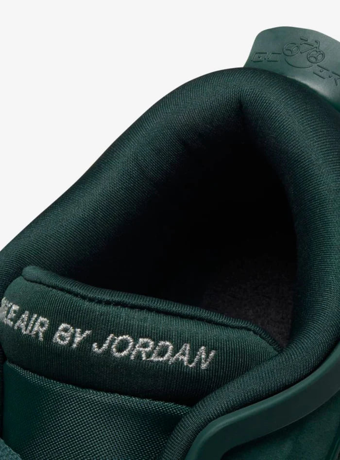 AIR JORDAN 4 RM SP NIGEL SYLVESTER GRANDMA'S DRIVEWAY