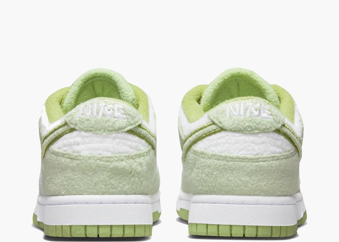 NIKE DUNK LOW SE FLEECE PACK (W)