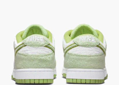 NIKE DUNK LOW SE FLEECE PACK (W)