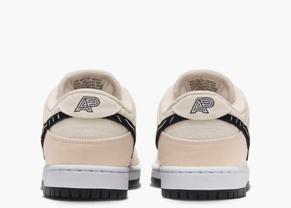 Nike SB Dunk Low Albino & Preto